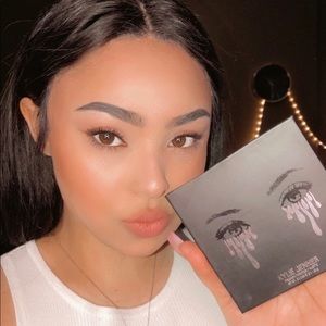 Kylie Jenner eye pallet - 2020 addition